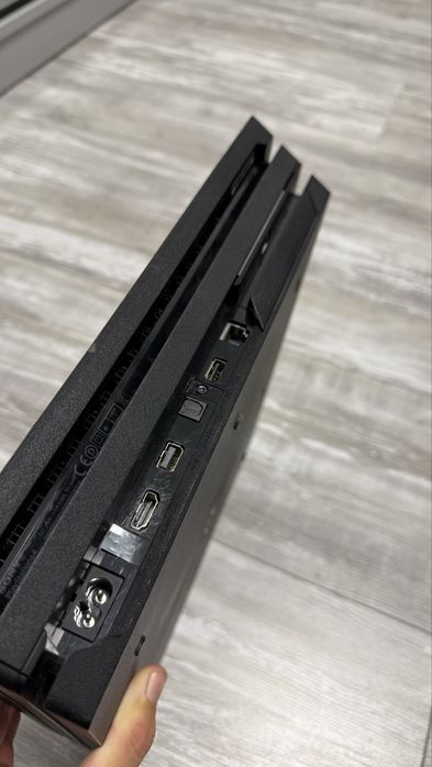 Playstation 4 (ps4) pro