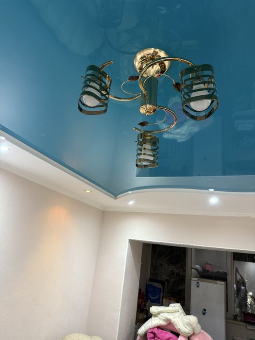 Срочно Продаю лампу люстры