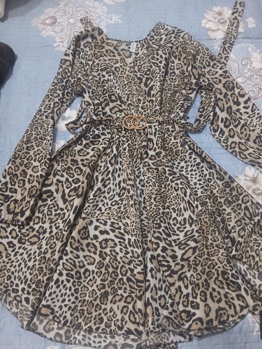 Vand rochie de zi