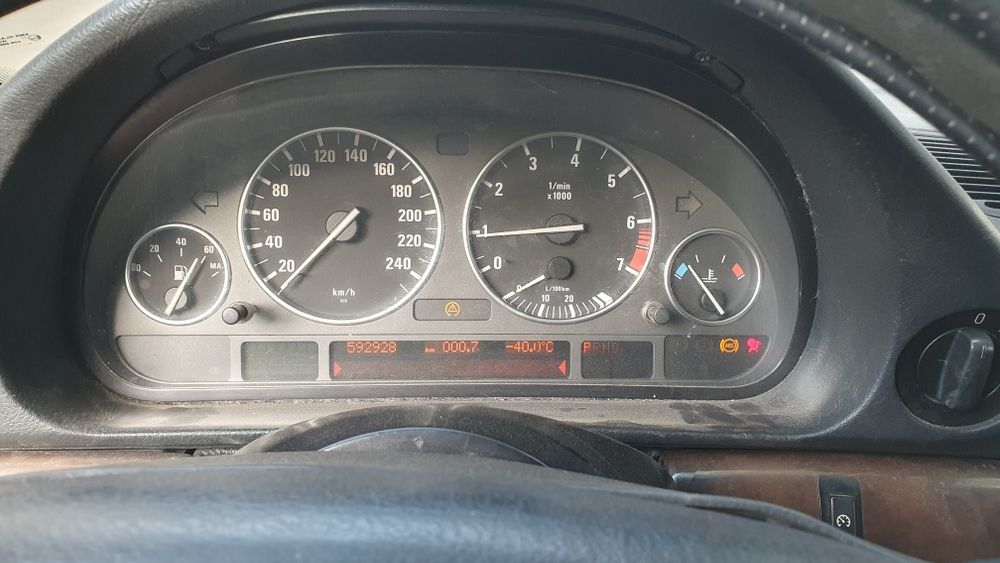 Продам BMW e38 728i
