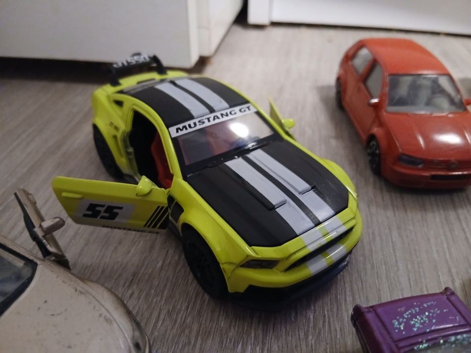 Метални коли .и.