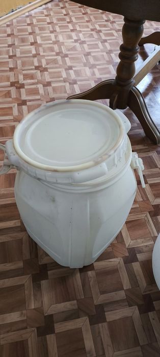 Продам пищевые бочки 50 литров