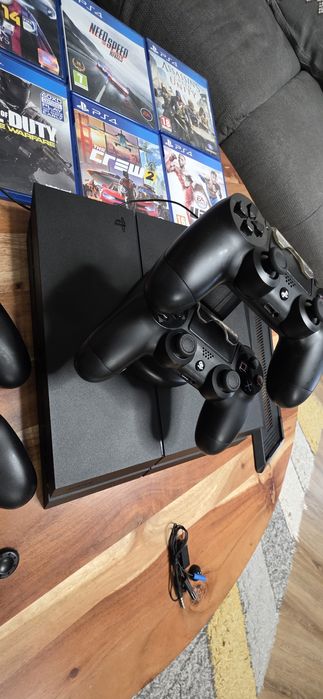 Перфектен Playstation 4 slim с игри  PS4 slim плейстейшън