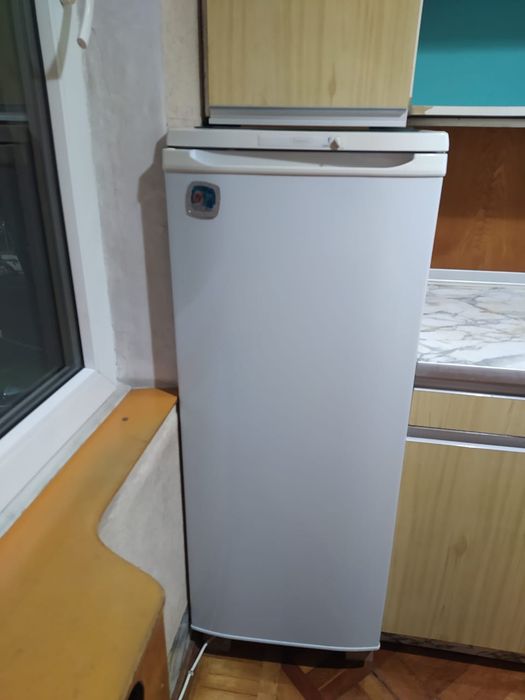 Продам холодильник Бирюса 110