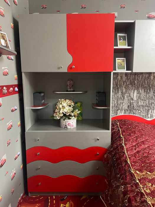 Vând mobilier dormitor