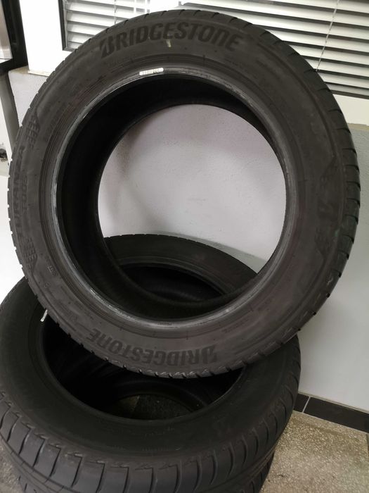2бр 215/55/17 BRIDGESTONE 6,5мм грайфер дот:20г  +++