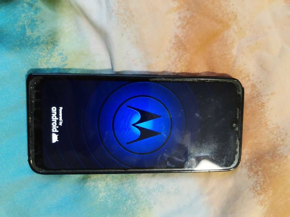 Motorola Defy - Може да се ползва, чисто нова батерия!