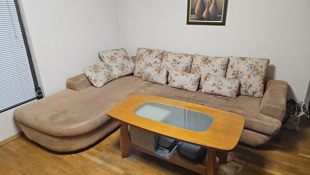 Ъглов диван с лежанка