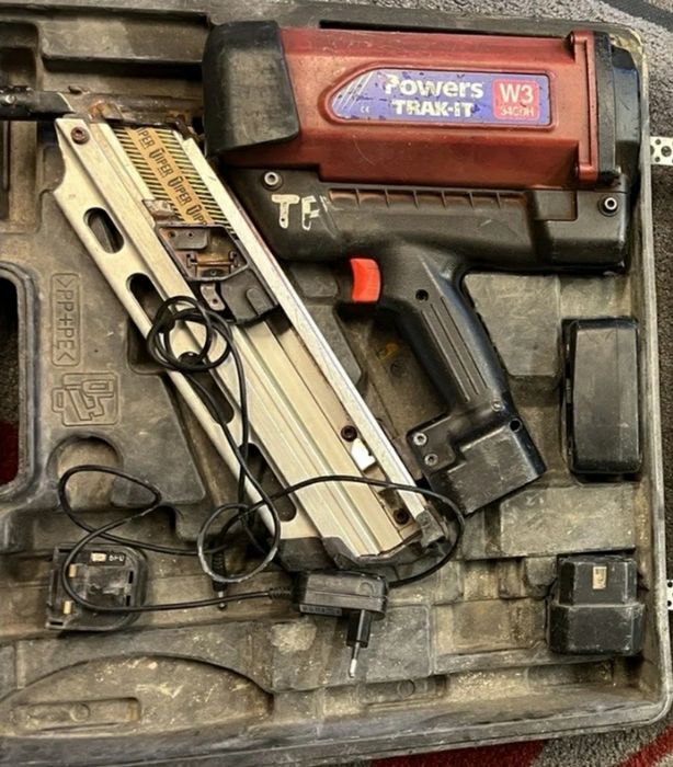 Powers пистолет такер пирони в дърво от 50мм до 90мм