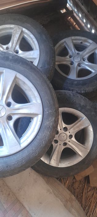 Продам шины с титанов