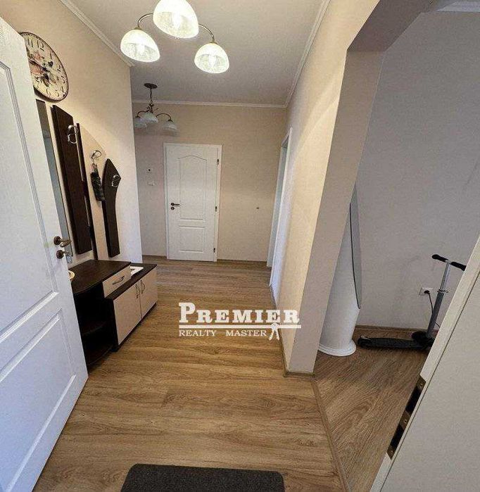 Продава се Тристаен апартамент в к.к. Слънчев бряг - 95 кв.м за 859 €/кв.м - Снимка #2