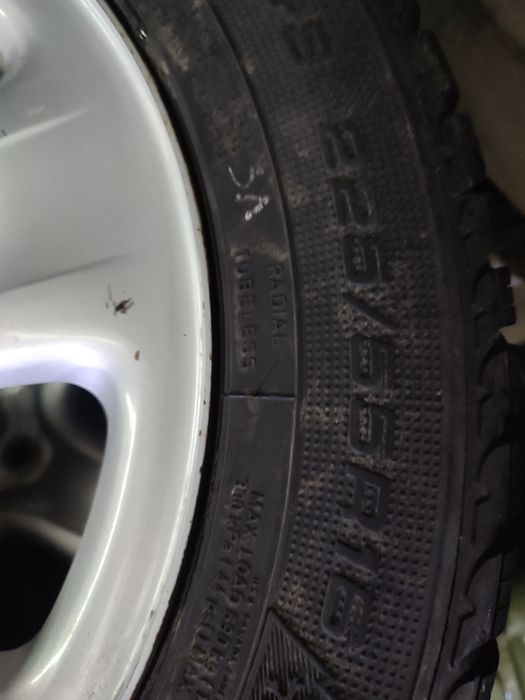 Продам резину 225/55/16