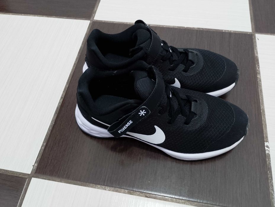 Nike,adidași ca noi,80 ron