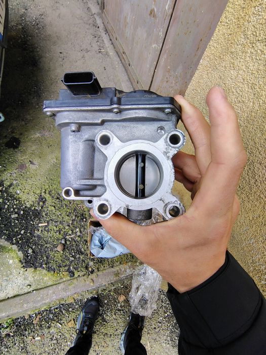 Дроселова клапа Дачия 1.2