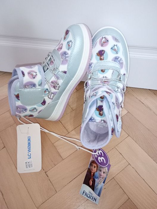 Нови боти frozen Lc Waikiki,гуменки sinsay,сандали sprandi