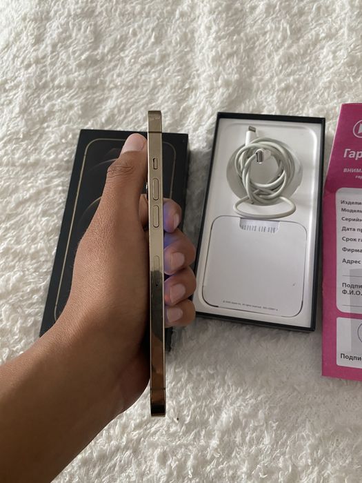 Продам Iphone 12pro max