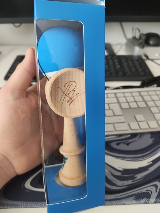 Kendama Krom Pop ediție limitată cu semnătura XRemus, noua, nejucata