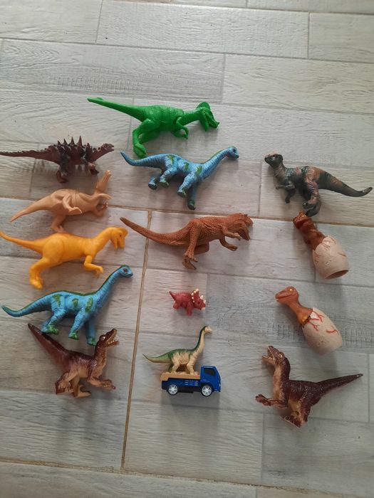 Lot jucarii dinozauri