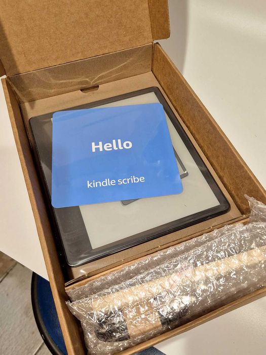 Kindle Scribe (1gen) 16Gb + premium pen
