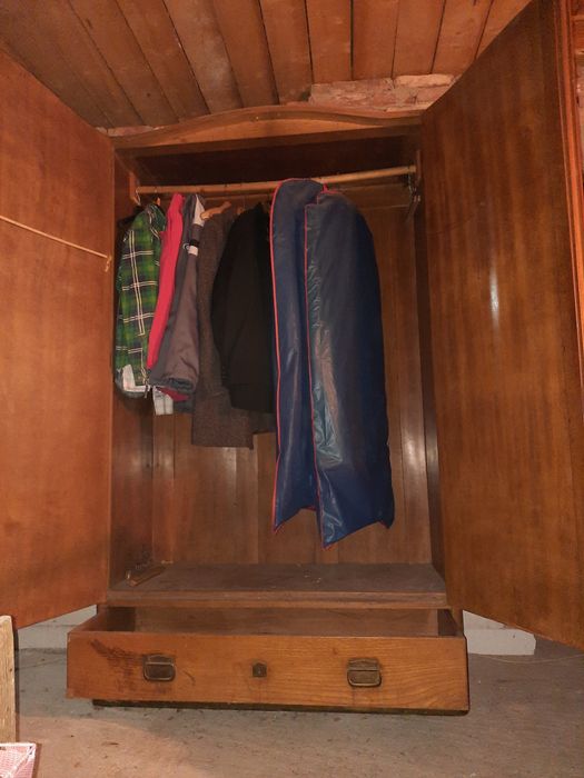 Mobilier vechi, peste 80 de ani, pt reconditionare