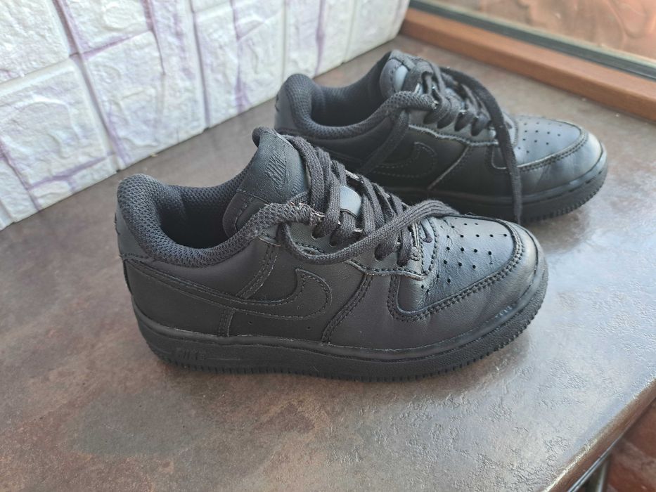 маратонки за момче,момиче кецове,спортни обувки Nike,найк,номер 27,5