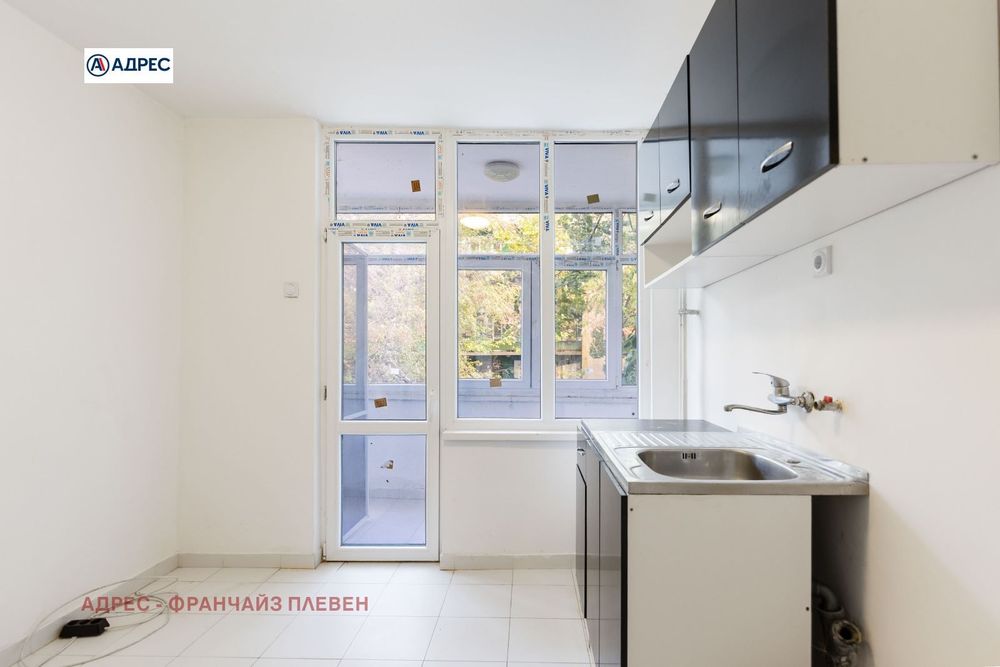 Продава се Тристаен апартамент в Враца, Център - 72 кв.м за 1776 €/кв.м - Снимка #3