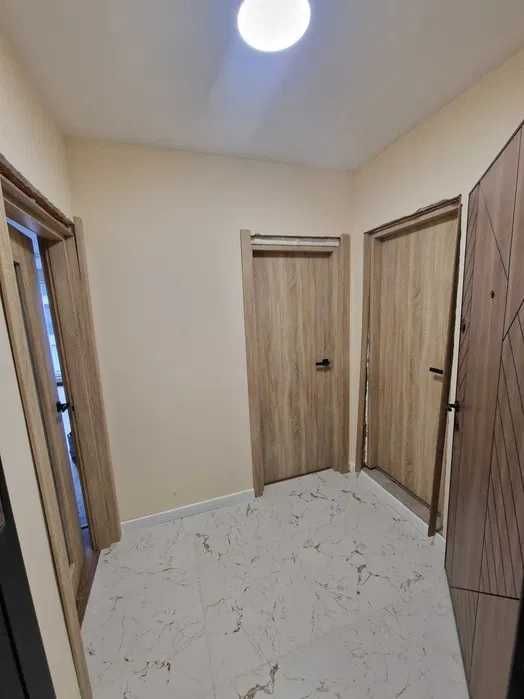 Дава се под наем Двустаен апартамент в Пловдив, Остромила - 70 кв.м за 120000 € - Снимка #6