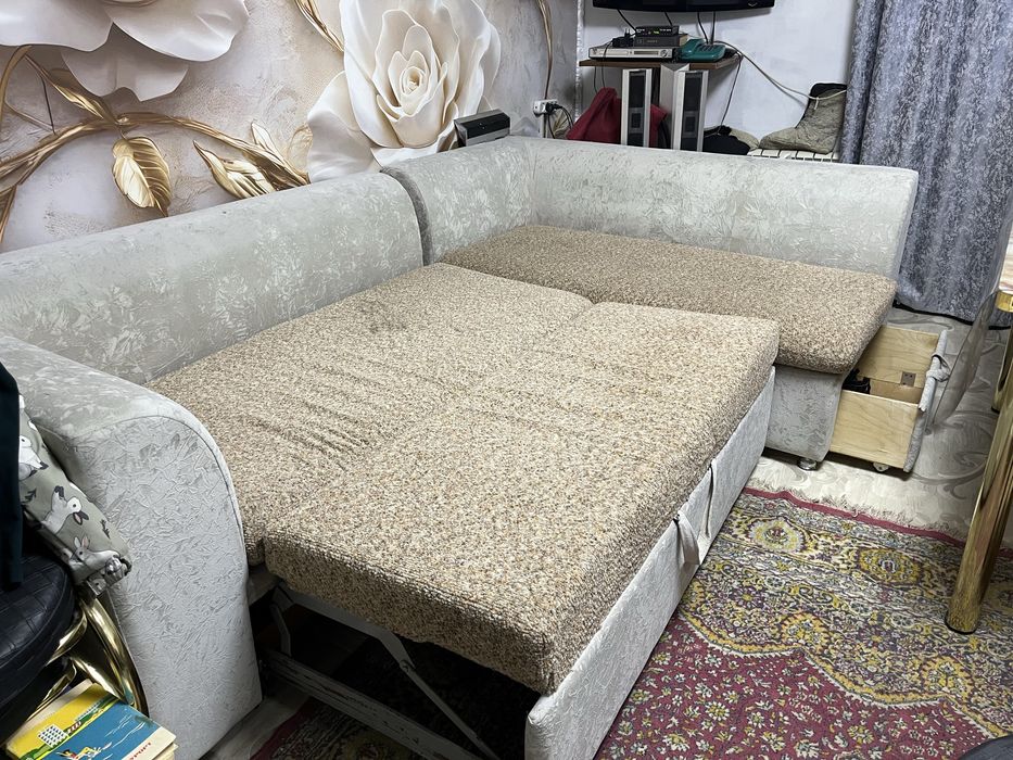 Продам Диван угловой