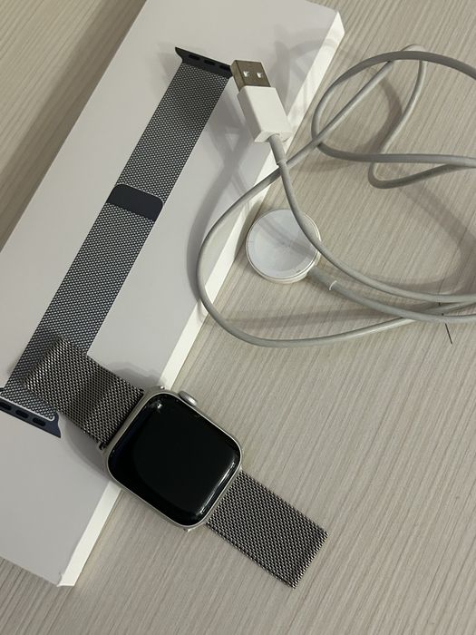 Продам Apple Watch SE 40 mm (GPS)