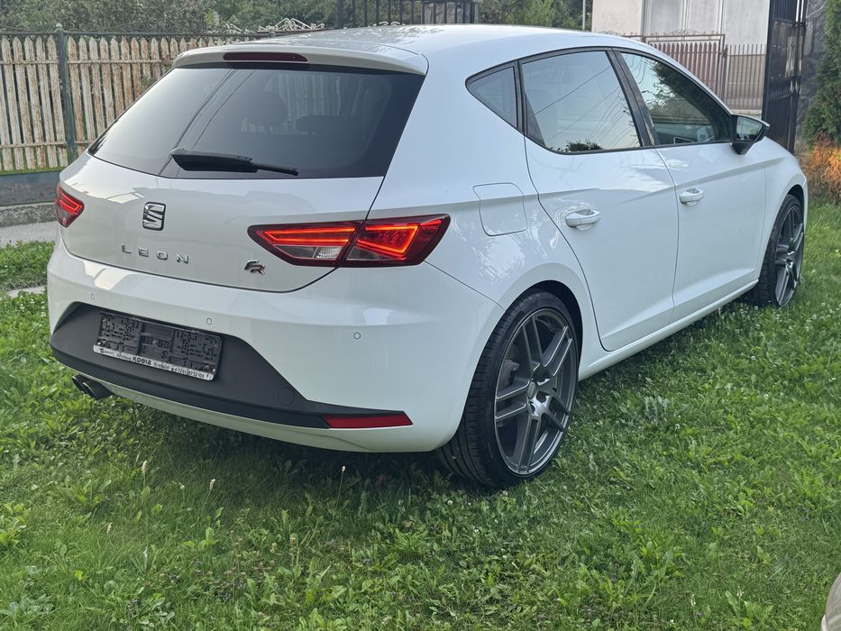 SEAT LEON pachet FR  2.0tdi an fab2016faruri-stopuri LED alcantara Navi jante19