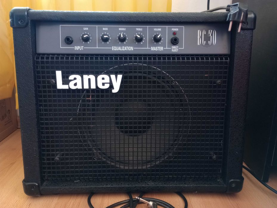 Бас усилвател - Laney 30 Bass Combo