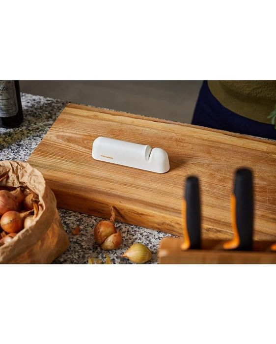Продавам Точило за ножове Fiskars - Functional Form, бяло