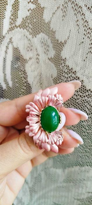 Брошь отличного качества