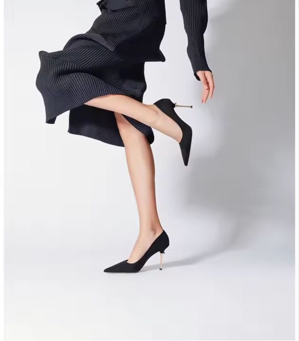 Невероятно стилни обувки 40 номер