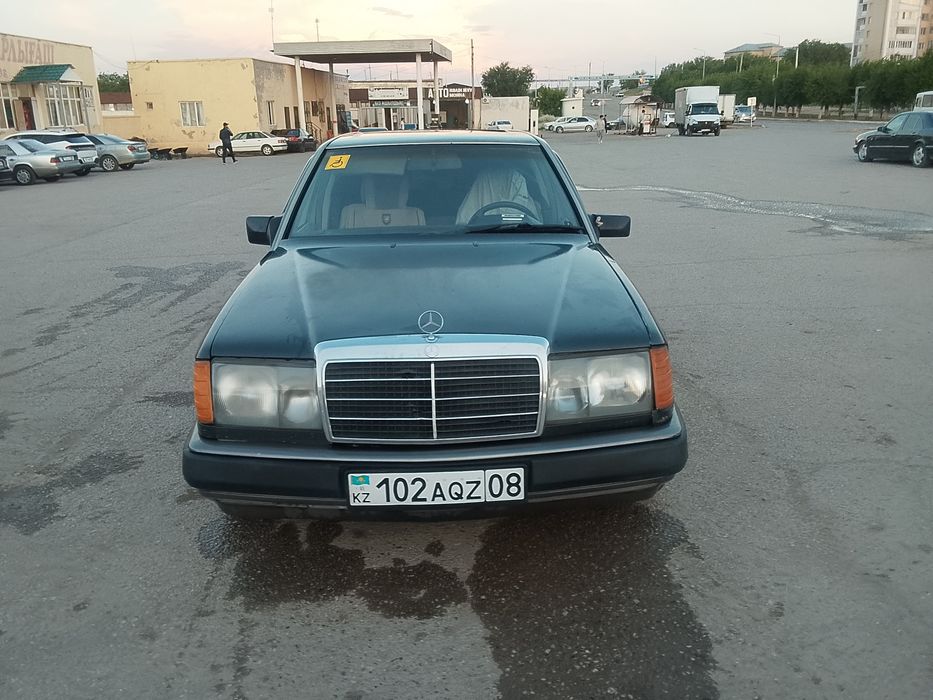 Мерседес Бенс Е200