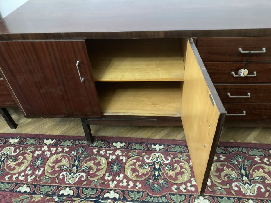 Set de mobila veche, lemn de cires.