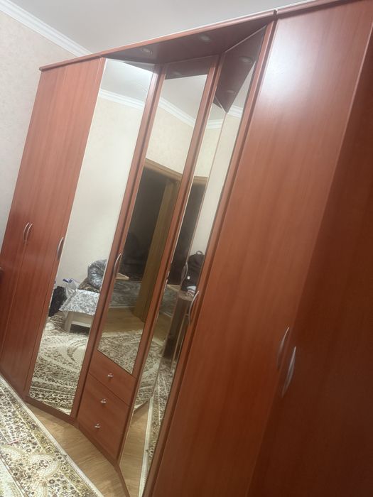 Шифонер дядково 7 дверный. Хороший состояние.