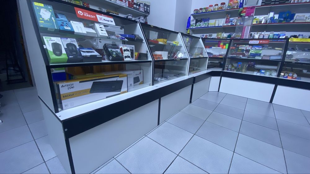 продам витрины.