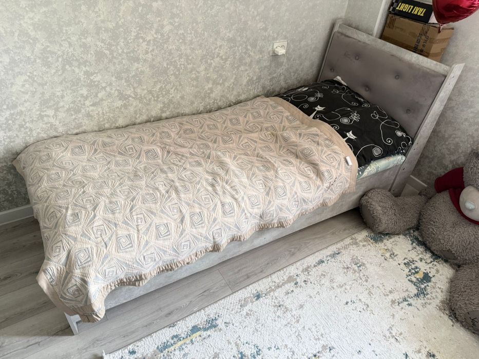 Кровать продам срочно