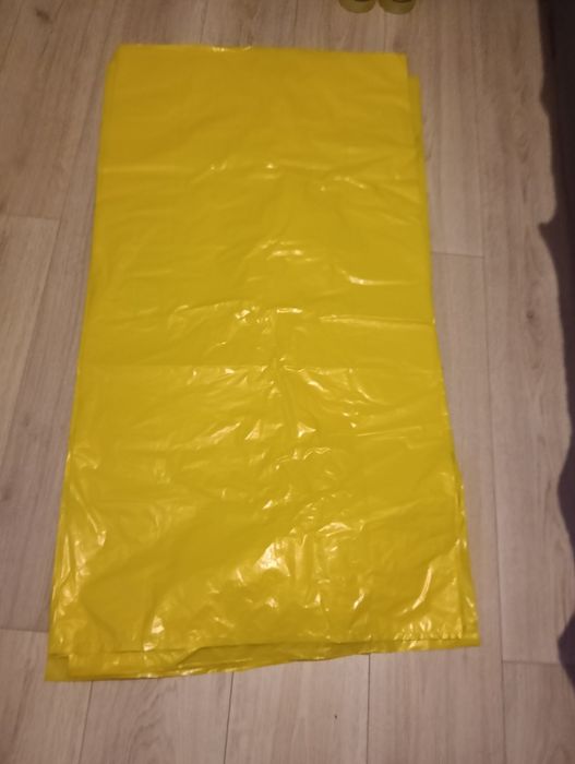 150 Saci menajeri Galbeni volum de 120 litri. La 120 lei. Fix.