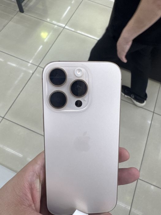 Продам iphone 16 pro 2 шт