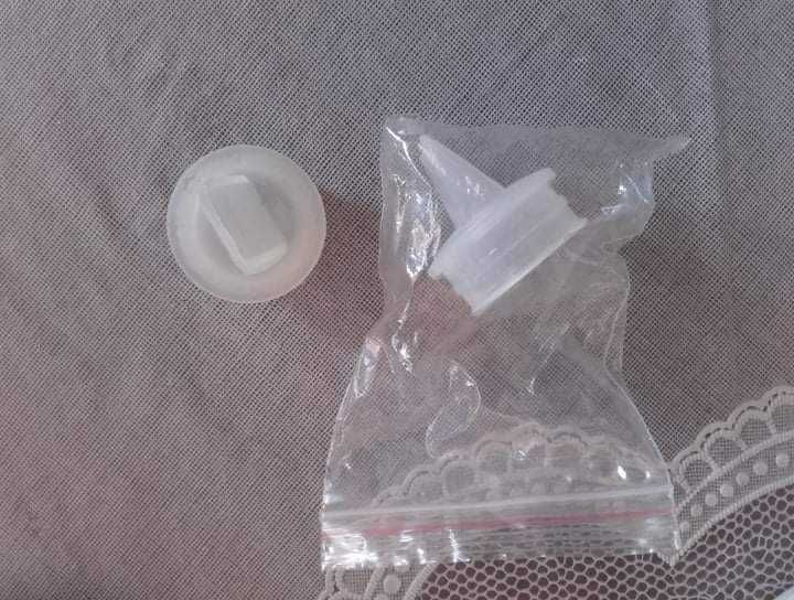 Помпа за кърма, комбинирана с биберон