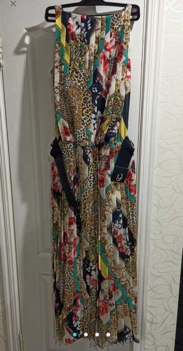 Продавам разкошен летен сарафан изглежда  размер М
