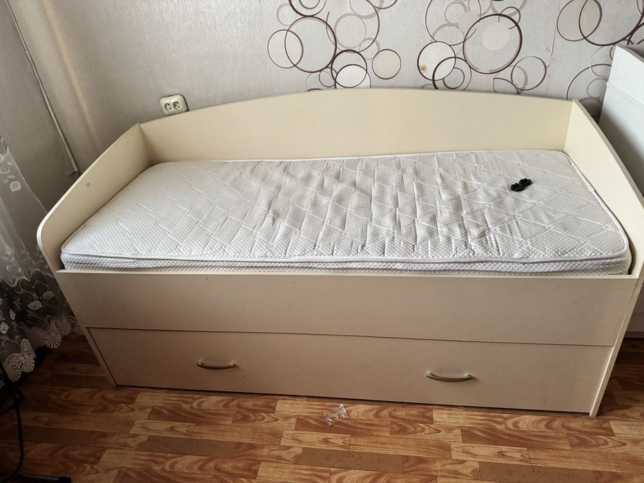 Продам раздвижную кровать
