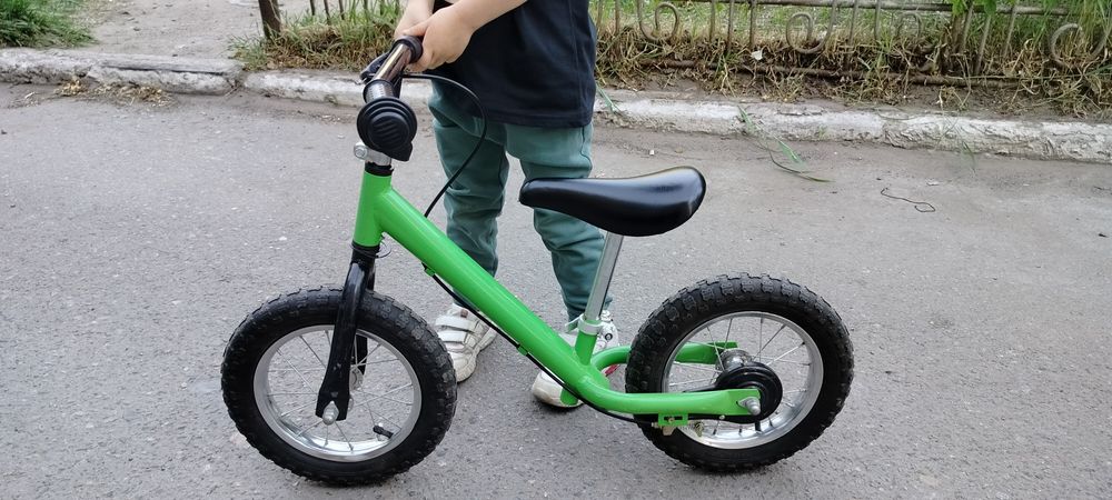 Продам беговел легкий до 5 лет