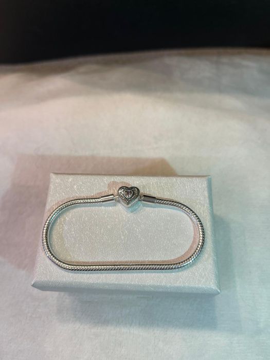 Bratara Pandora cu inima