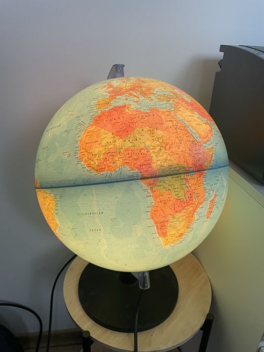 Светещ глобус като нов