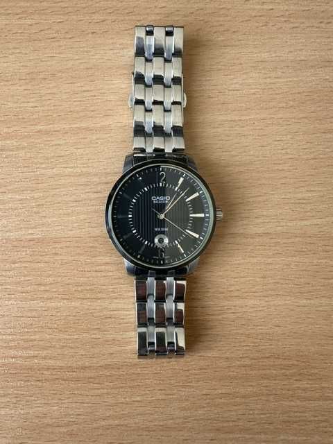 Елегантен мъжки часовник Casio Beside BEM-118 – Тънък профил, класически стил