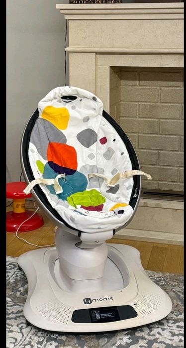 Електрическа бебешка люлка mamaRoo
4Moms