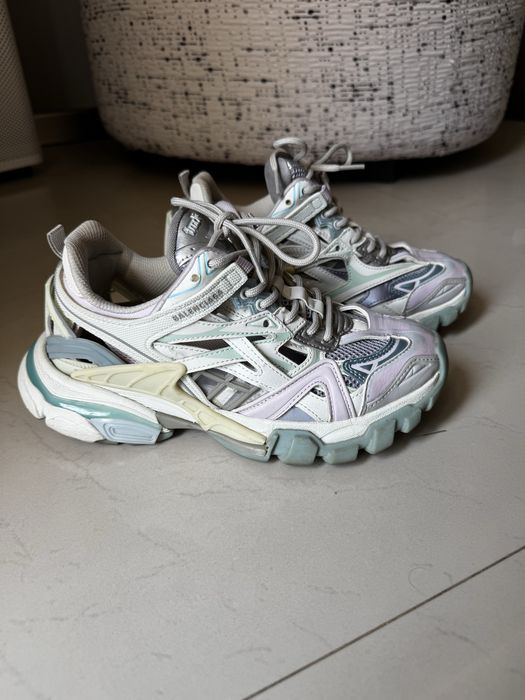 Balenciaga track2